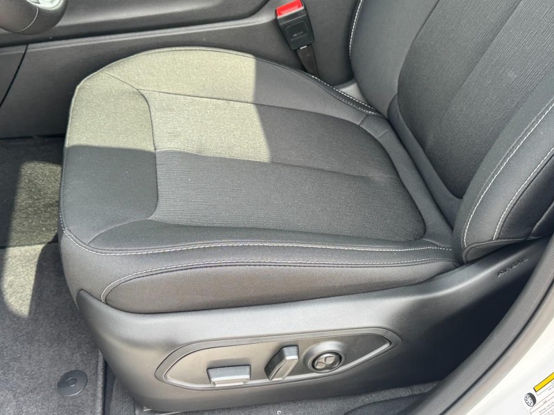 Jeep Grand Cherokee Vehicle Image 30