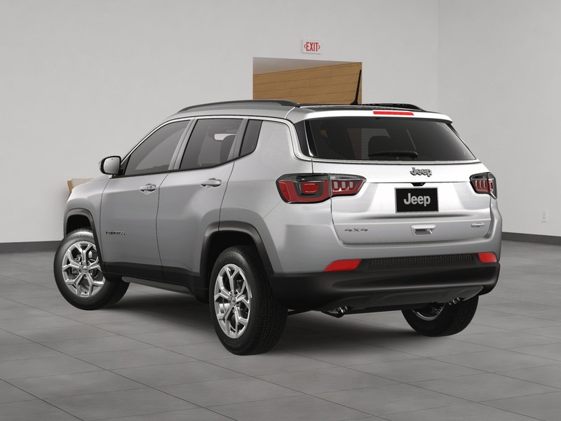 Jeep Compass Vehicle Image 04