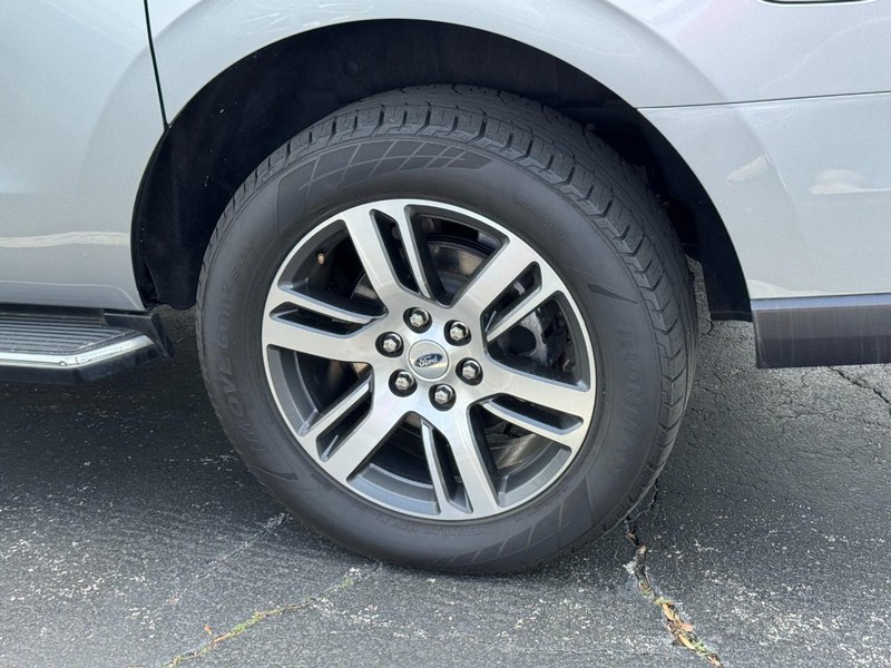 Ford Expedition Max Vehicle Image 07