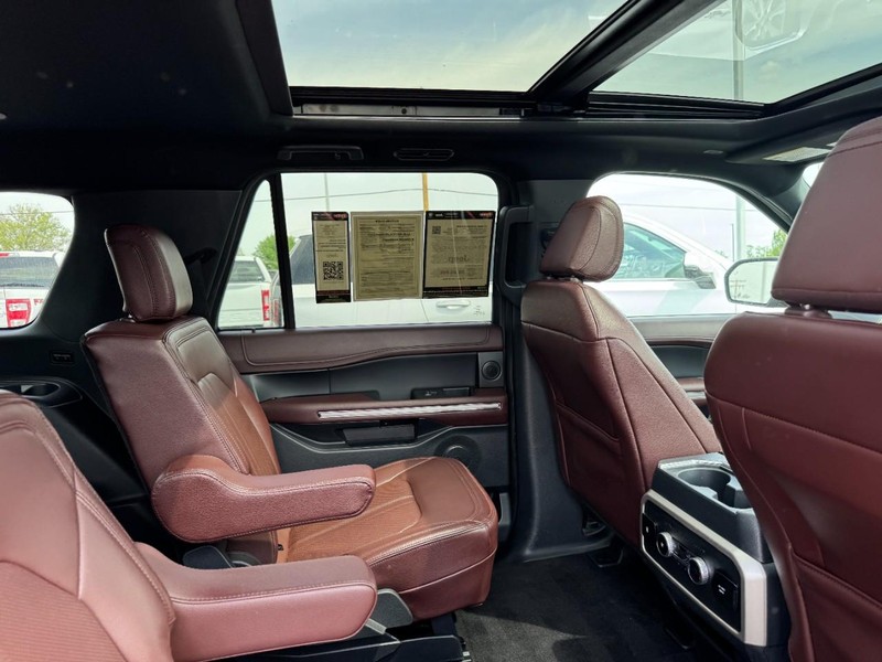 Ford Expedition Max Vehicle Image 15