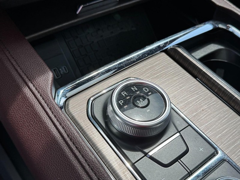 Ford Expedition Max Vehicle Image 27