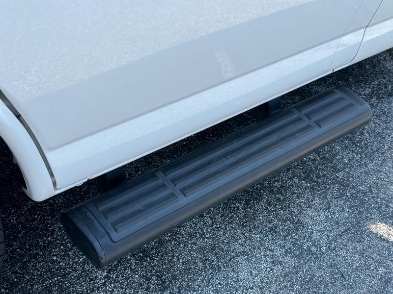 Chevrolet Express Passenger Vehicle Image 11