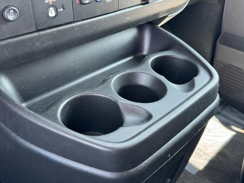 Chevrolet Express Passenger Vehicle Image 28