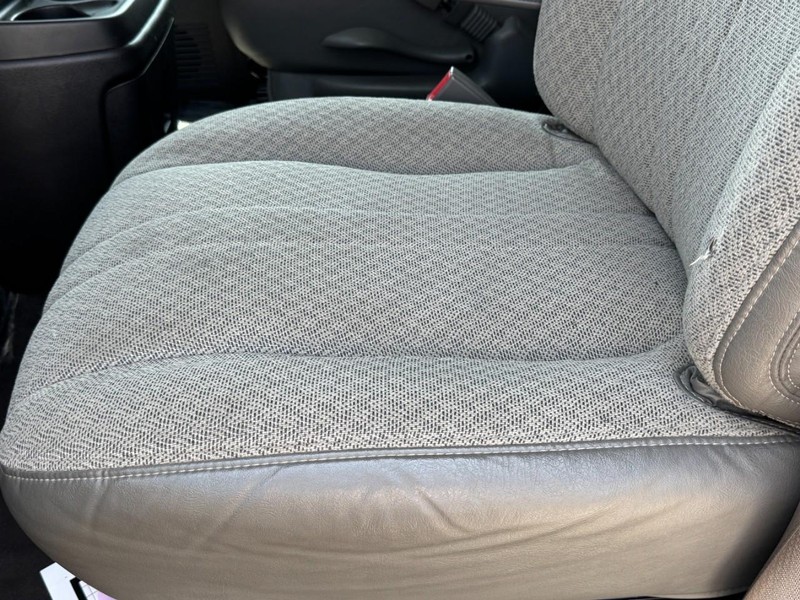 Chevrolet Express Passenger Vehicle Image 33