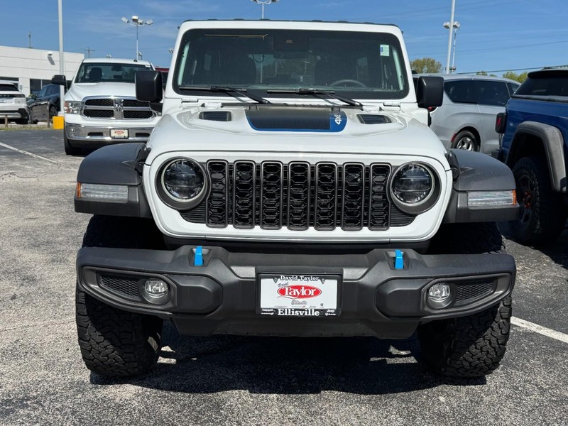 Jeep Wrangler 4xe Vehicle Image 09