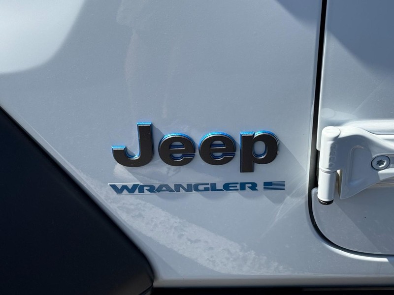Jeep Wrangler 4xe Vehicle Image 12