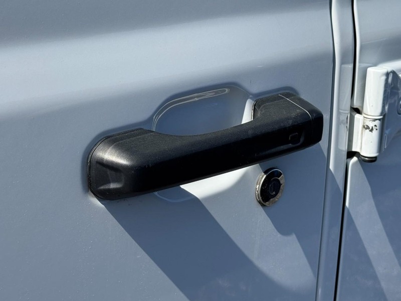 Jeep Wrangler 4xe Vehicle Image 13
