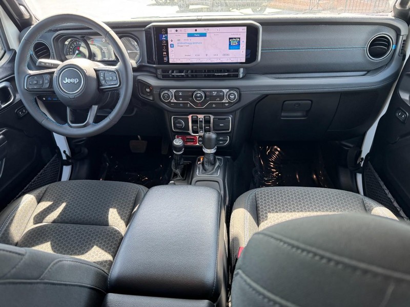 Jeep Wrangler 4xe Vehicle Image 17
