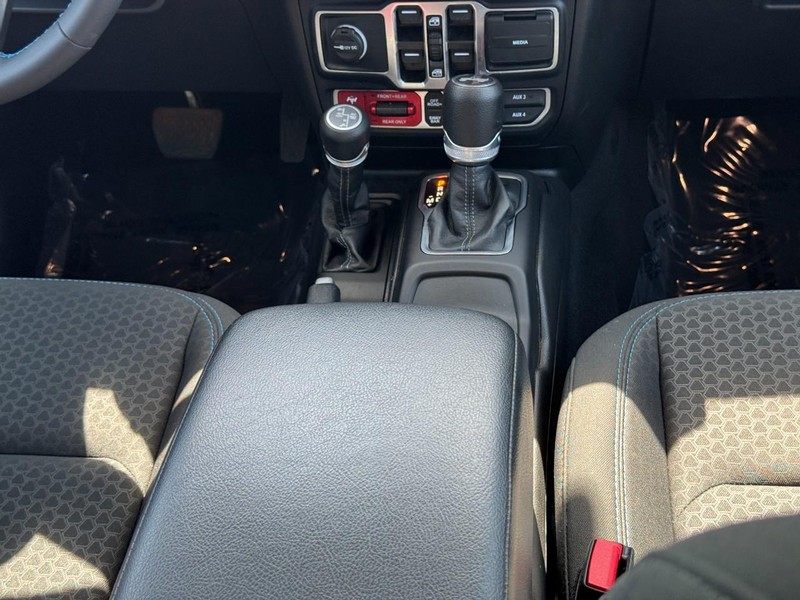 Jeep Wrangler 4xe Vehicle Image 20