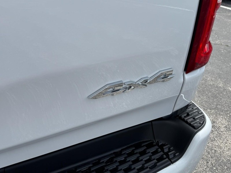 Ram 1500 Vehicle Image 11
