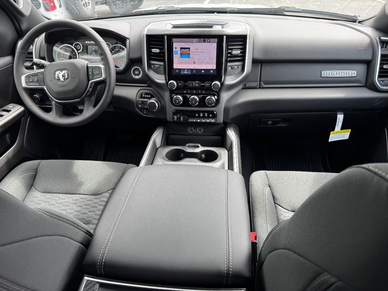 Ram 1500 Vehicle Image 16