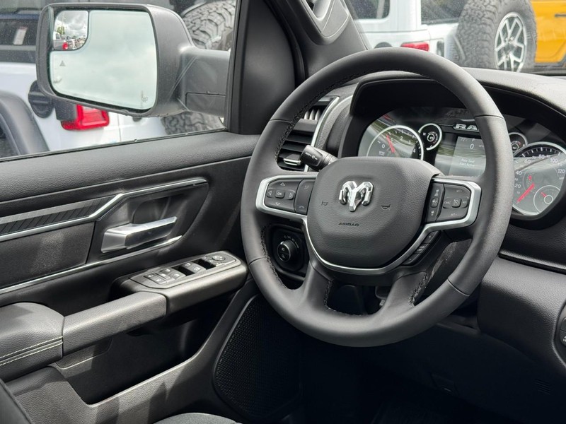 Ram 1500 Vehicle Image 17