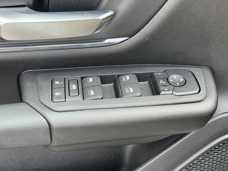 Ram 1500 Vehicle Image 28