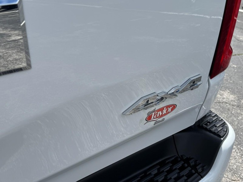 Ram 1500 Vehicle Image 11