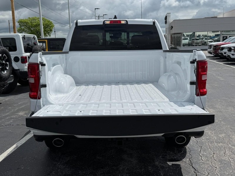 Ram 1500 Vehicle Image 12