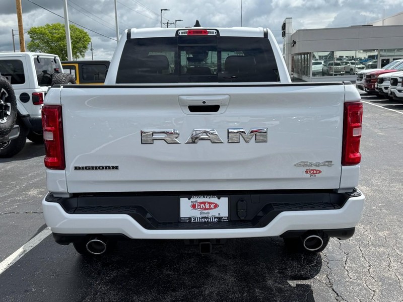 Ram 1500 Vehicle Image 13