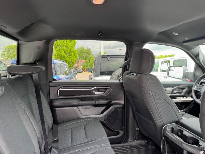 Ram 1500 Vehicle Image 14