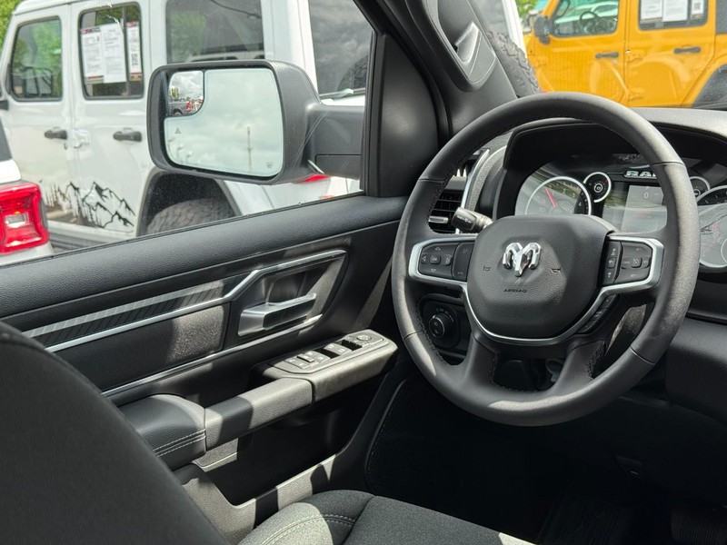 Ram 1500 Vehicle Image 16