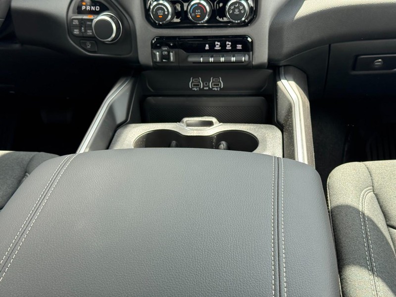 Ram 1500 Vehicle Image 18