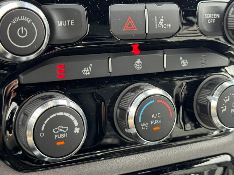 Ram 1500 Vehicle Image 24