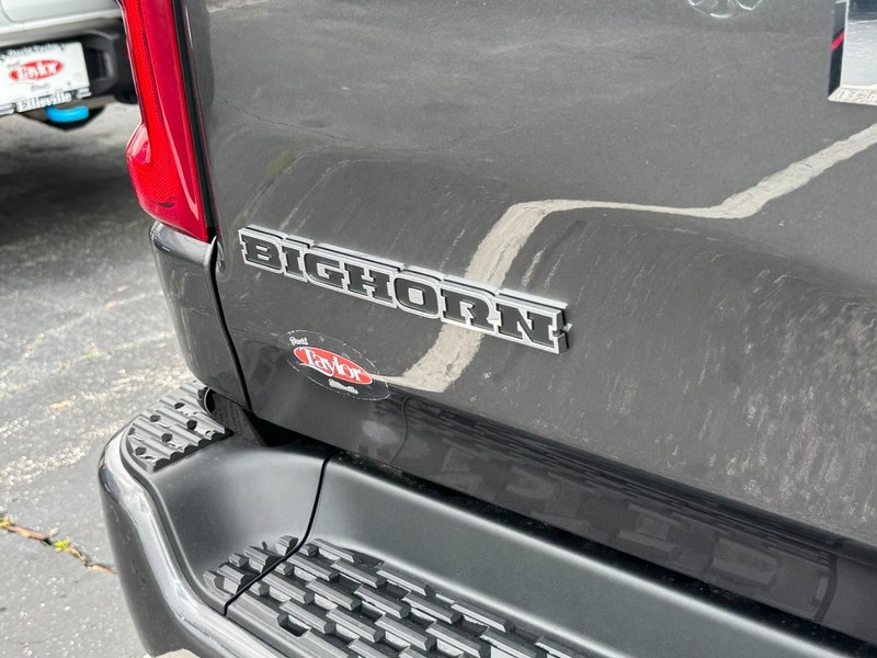 Ram 1500 Vehicle Image 14