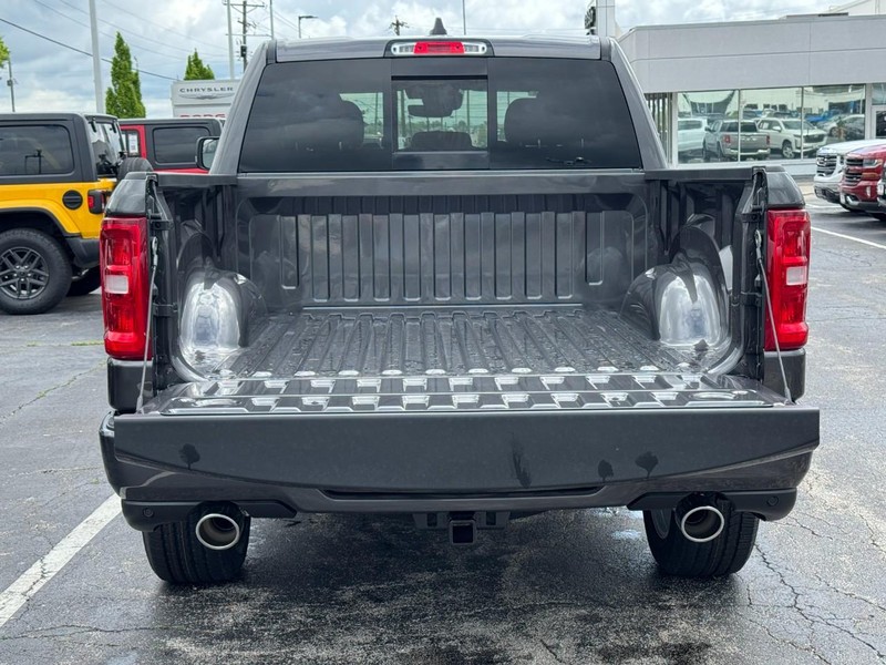 Ram 1500 Vehicle Image 15