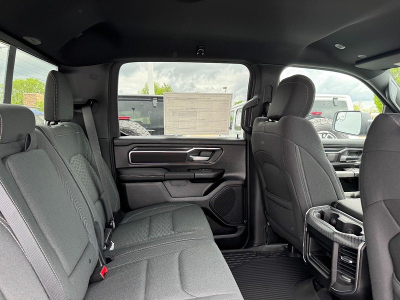 Ram 1500 Vehicle Image 17