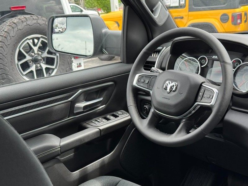 Ram 1500 Vehicle Image 19