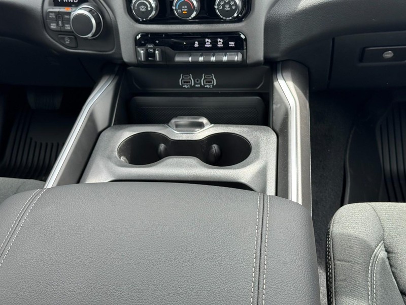 Ram 1500 Vehicle Image 21