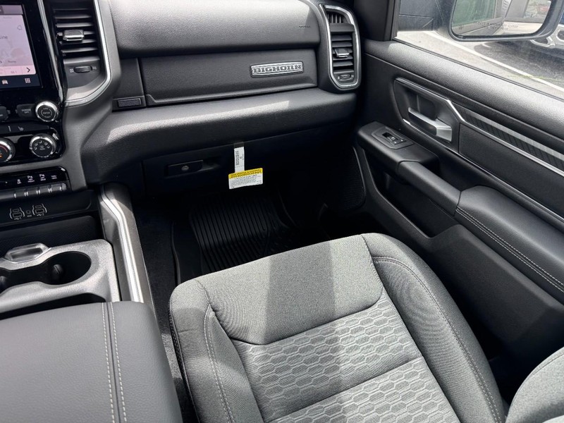 Ram 1500 Vehicle Image 22