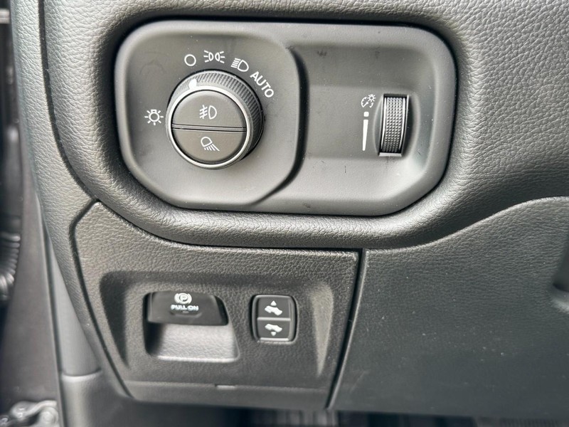 Ram 1500 Vehicle Image 23