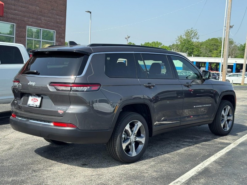 Jeep Grand Cherokee L Vehicle Image 03