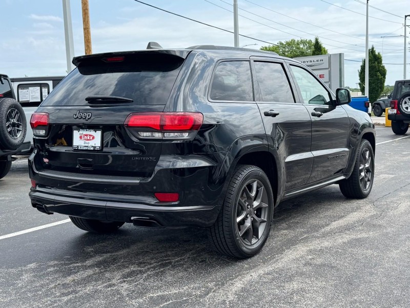 Jeep Grand Cherokee Vehicle Image 03