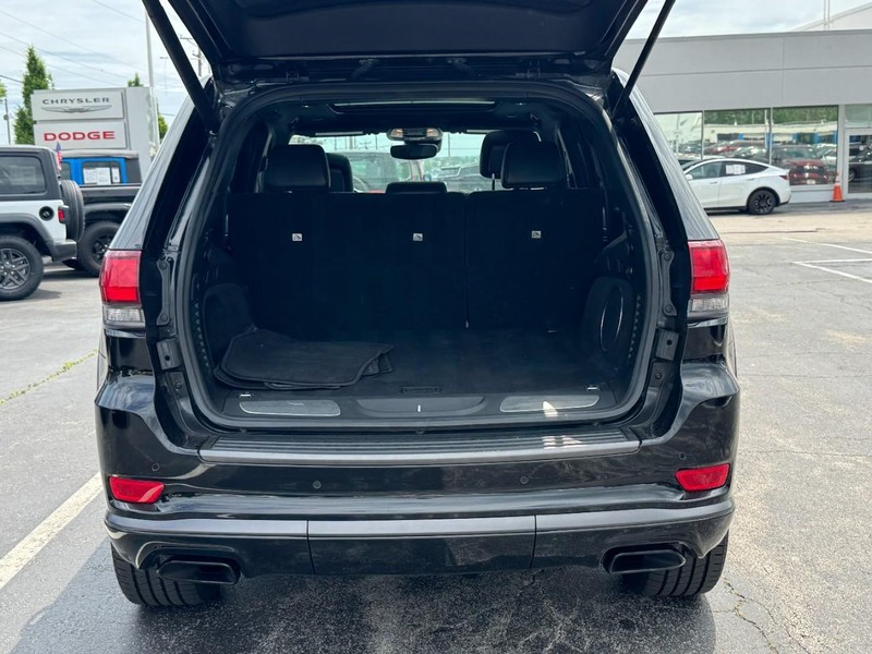 Jeep Grand Cherokee Vehicle Image 13