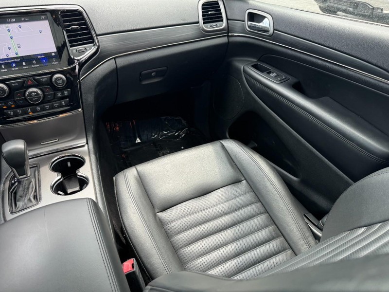 Jeep Grand Cherokee Vehicle Image 20