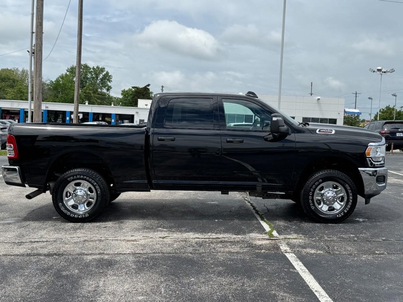 Ram 3500 Vehicle Image 02