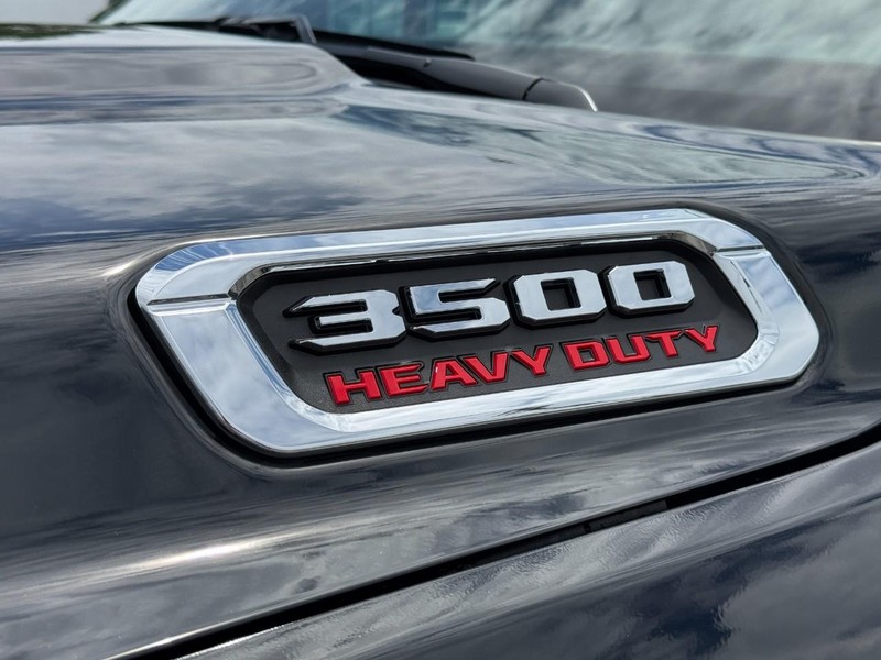 Ram 3500 Vehicle Image 11