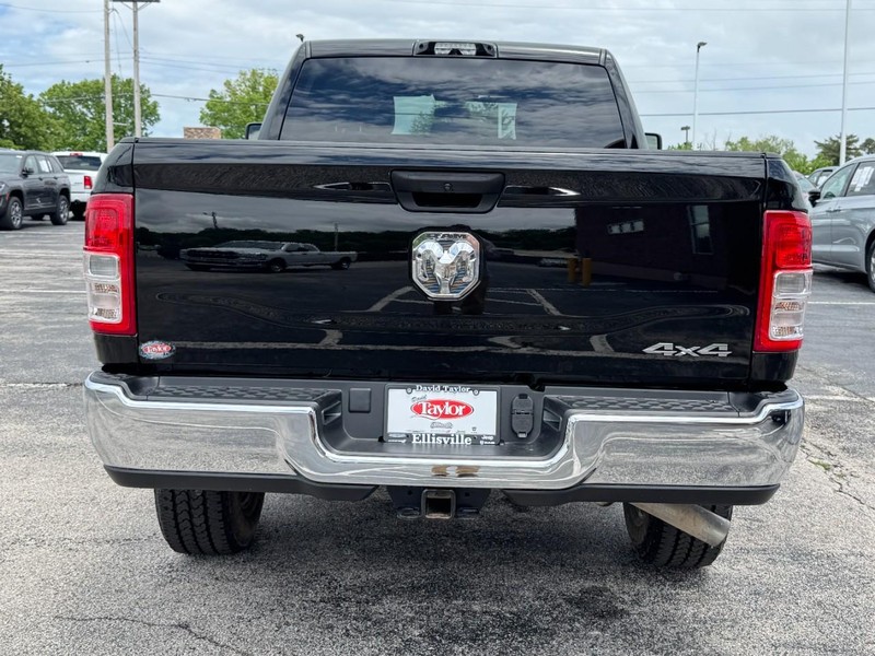 Ram 3500 Vehicle Image 14