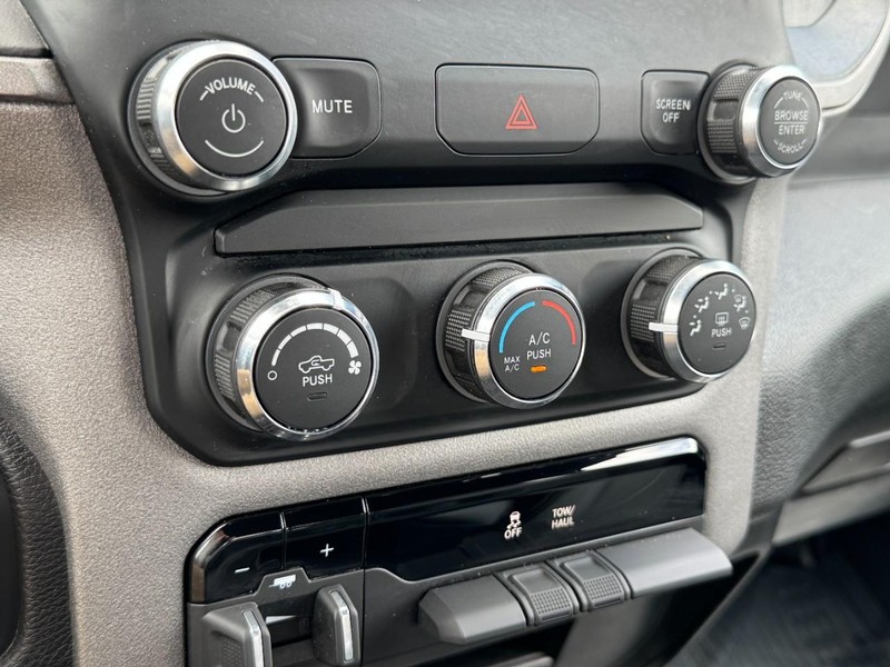 Ram 3500 Vehicle Image 25