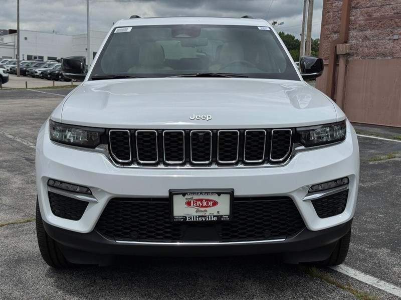Jeep Grand Cherokee Vehicle Image 09