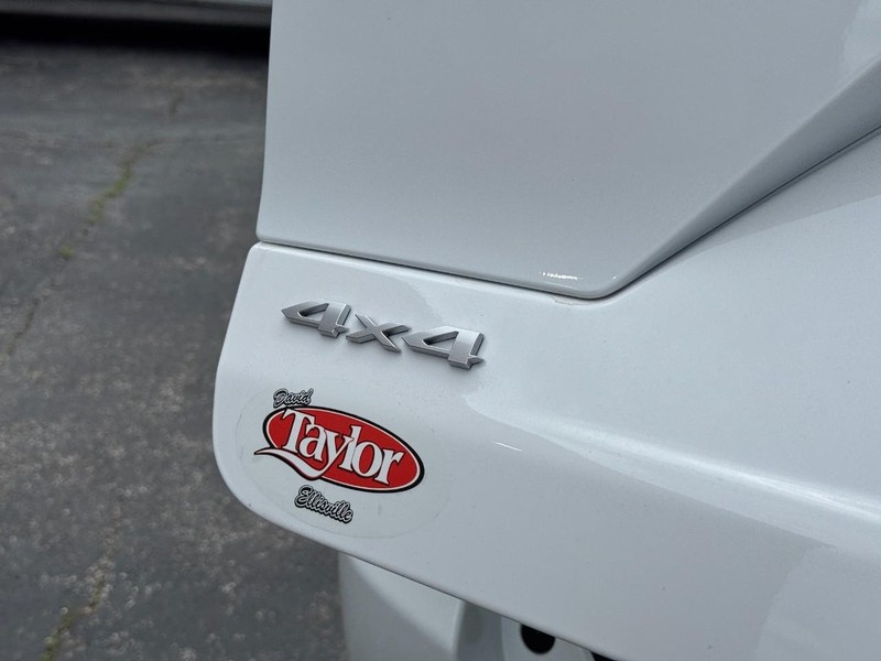 Jeep Grand Cherokee Vehicle Image 13