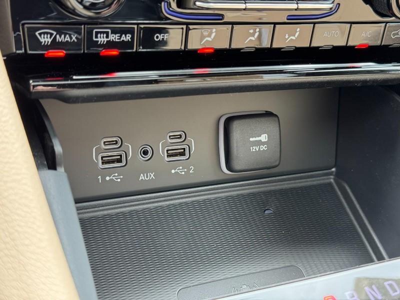 Jeep Grand Cherokee Vehicle Image 28