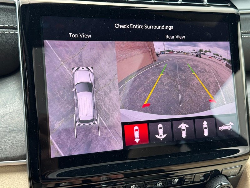 Jeep Grand Cherokee Vehicle Image 31