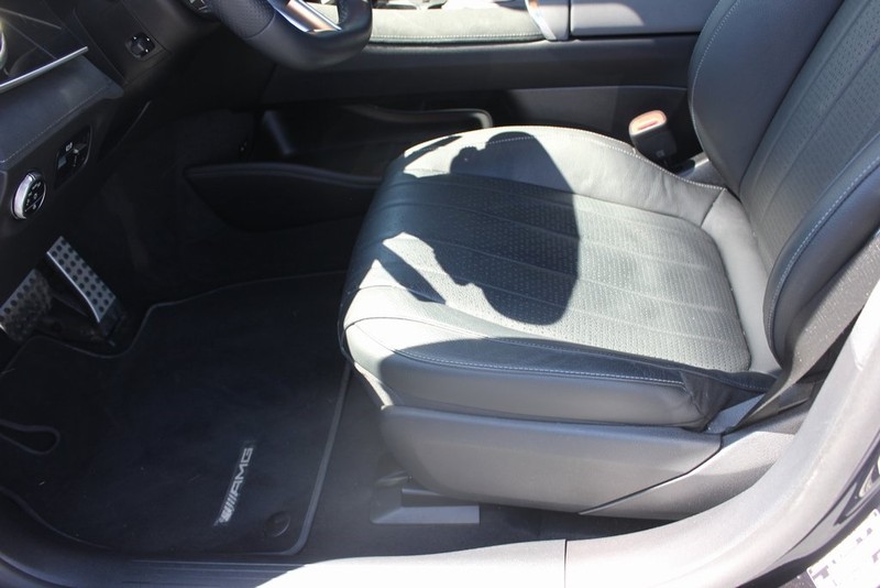 Mercedes-Benz EQS Vehicle Image 20