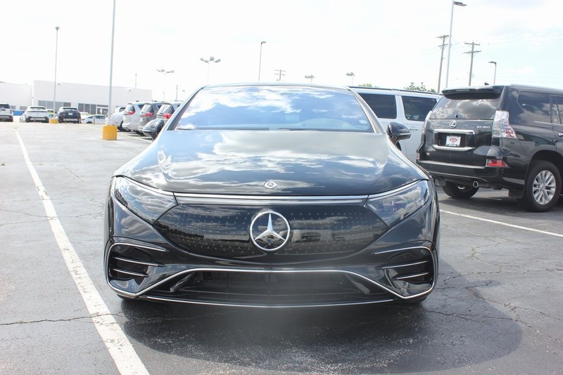 Mercedes-Benz EQS Vehicle Image 28
