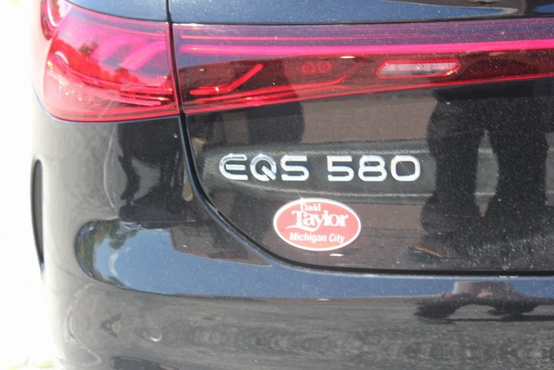 Mercedes-Benz EQS Vehicle Image 30