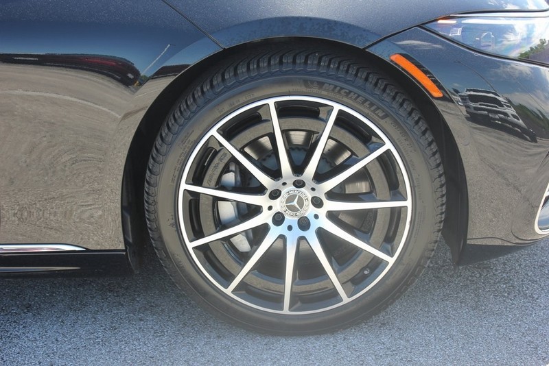 Mercedes-Benz EQS Vehicle Image 34