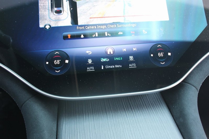 Mercedes-Benz EQS Vehicle Image 43