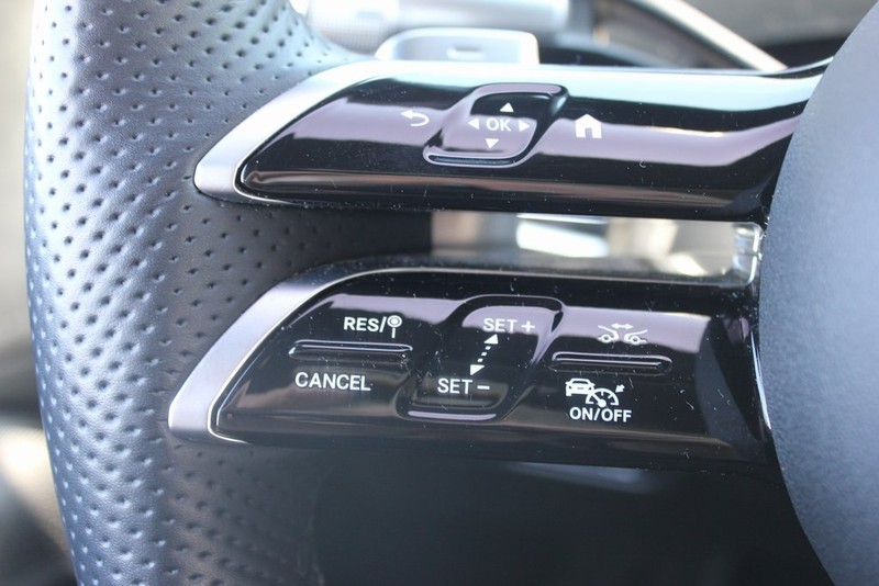 Mercedes-Benz EQS Vehicle Image 45
