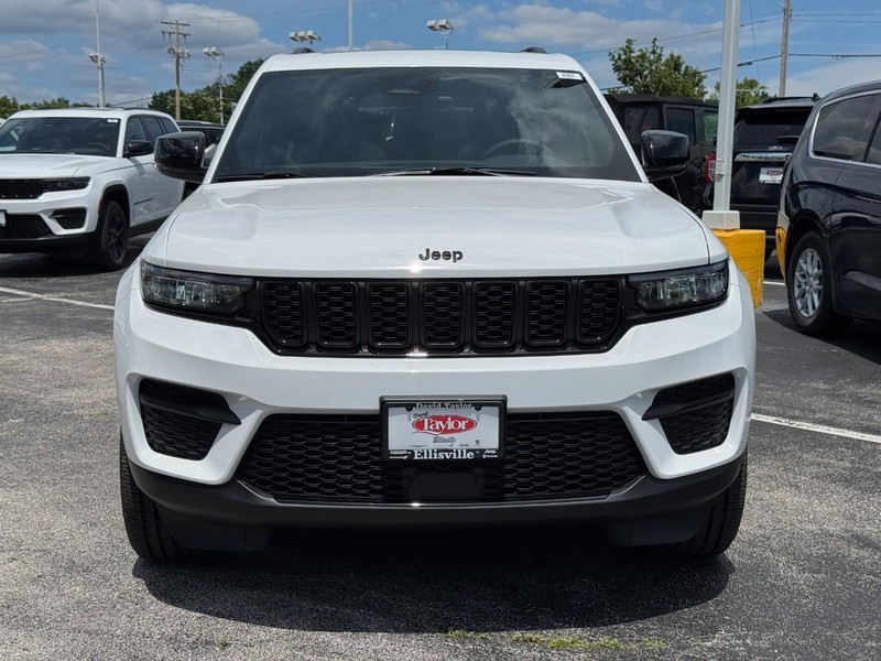 Jeep Grand Cherokee Vehicle Image 09